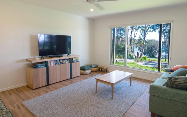 'Mherringa' at Bawley - 31 Tingira Drive – Guest Rooms – Bawley Point