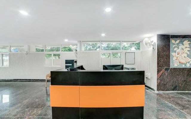 Vaccinated Staff- Oyo Flagship 60526 Five Star Grand