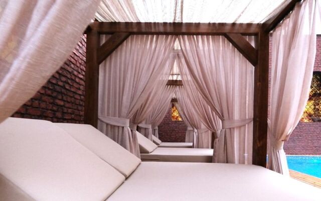 Duqqan Deluxe Hotel