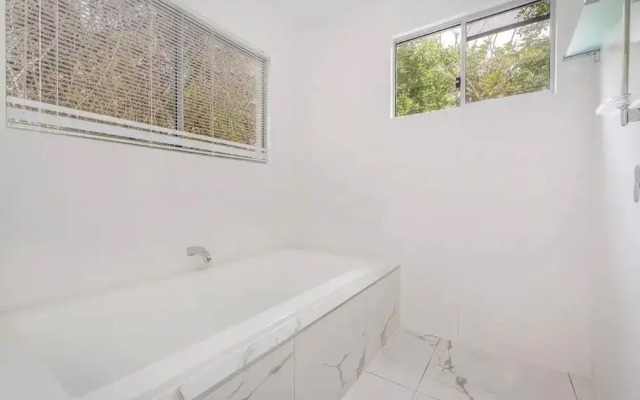 Peregian Beach Holiday House & Resort Pet Friendly