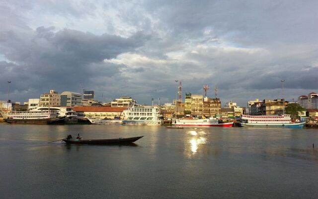 Seaview Riverside.