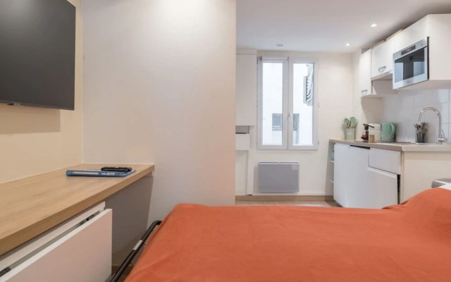 Lavie Maison Parisian Aircon Gem