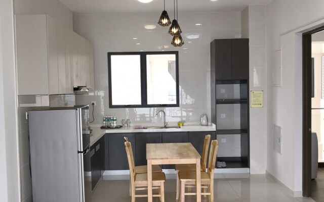 Sea View Homestay @ Country Garden Danga Bay