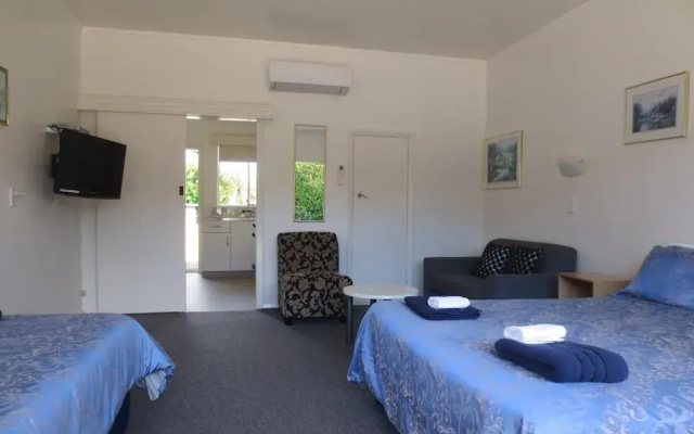 Cambrian Lodge Motel