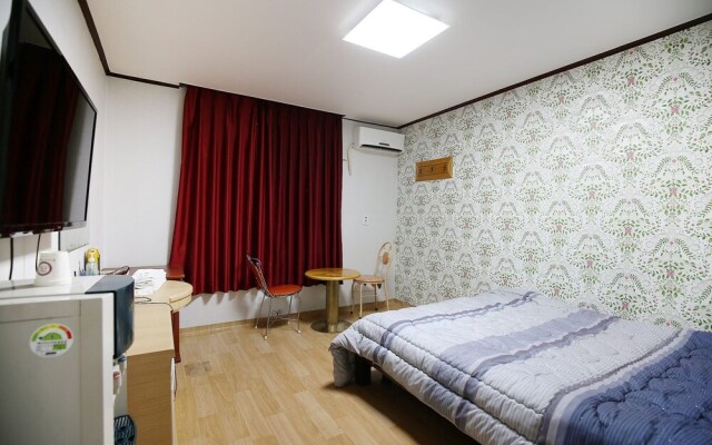 Daejeon Yuseong Chowon Motel