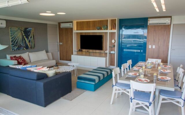 Penthouse Apartment with Hot Tub near Beach