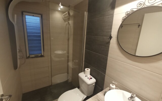 Salonikiou Beach Deluxe Apartments