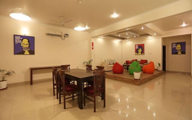 OYO Flagship 144 Noida Expressway NSEZ