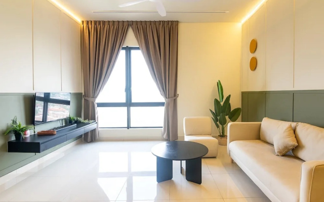 Modern 2BR Stay, Pool, Near Jonker St Melaka