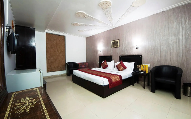 ADB Rooms Hotel Noratan Palace