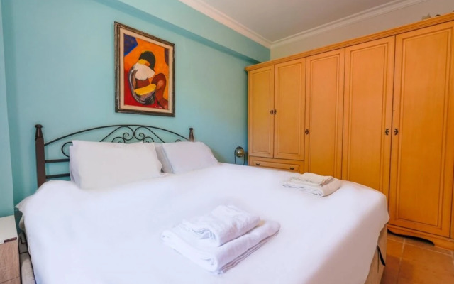 Peaceful Flat with Shared Pool in Camyuva Kemer