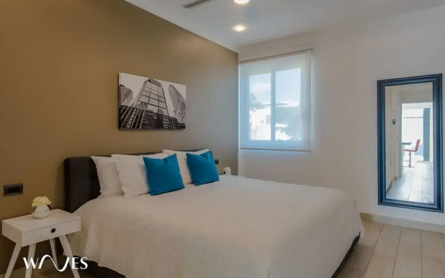 1 Rec Steps From the Beach Rooftop Pool