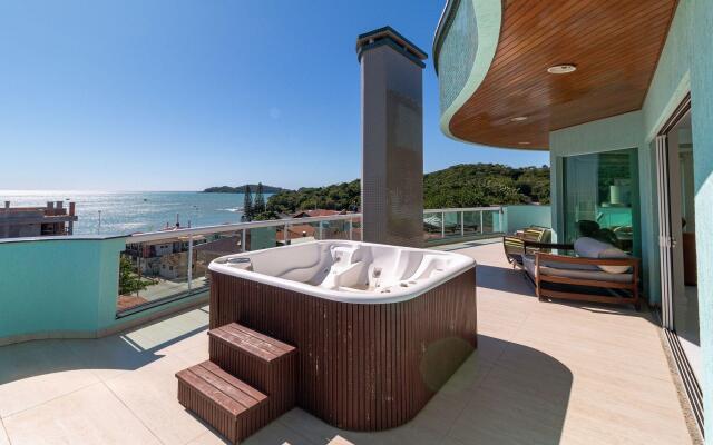 Aluguel Cobertura 4 suítes Vista Mar Jacuzzi Bombas SC