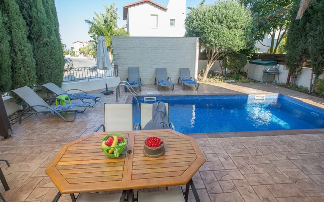 Beautiful Villa With Private Pool, Paralimni Villa 1241