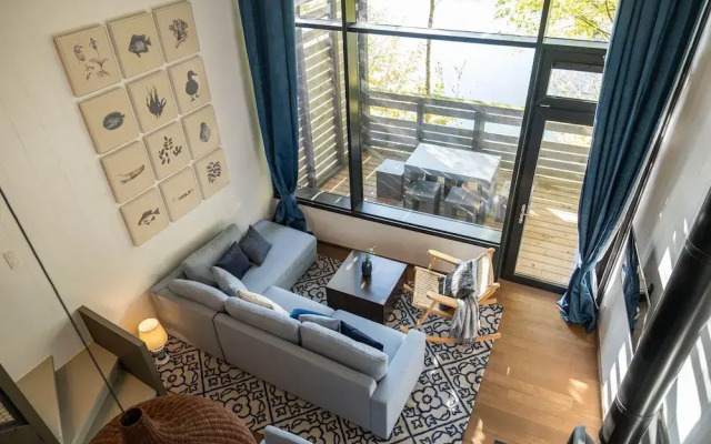 Duplex in Tournai With Lake Views