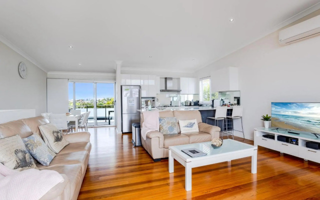 KIAMA SUNRISE Kiama and Surrounds 4pm check out Sundays