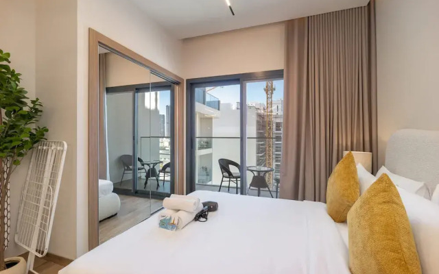 Classic Flat in JVC That Sleeps 2