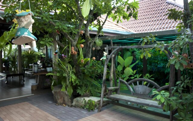 Baan Na Khon Hotel