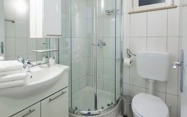 Vojo - Private Swimming Pool - H
