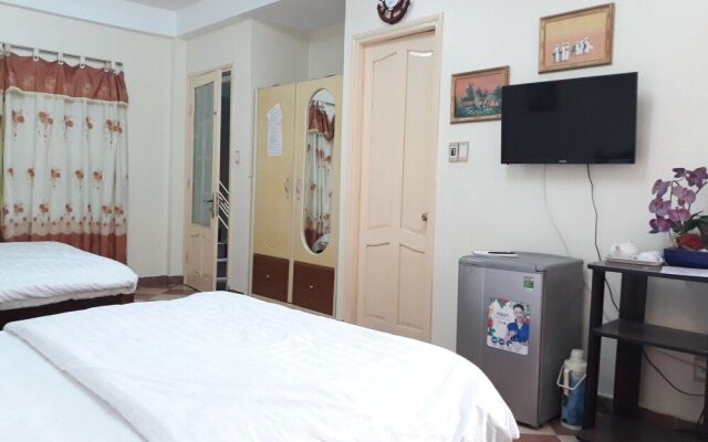 OYO 827 Bach Duong Hotel