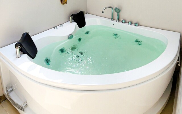 Luxury Home In Aguacatala