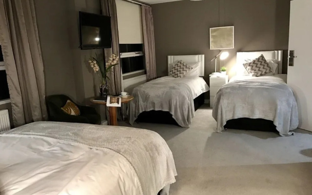 Best Western Mount Sorrel Hotel