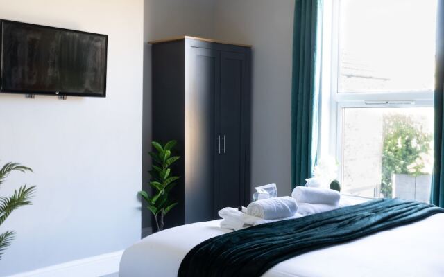 Spacious 2 Bed Apt Sleeps 5 Relocation Kent