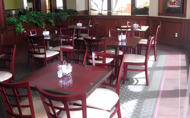 Days Inn & Suites Pasadena