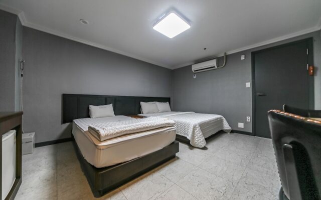 Changwon Jungang-Dong Ritz