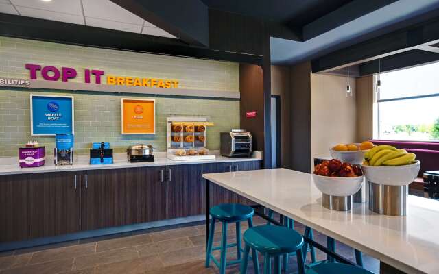 Tru by Hilton Monroe