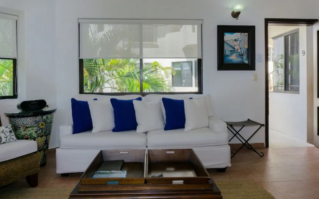 Royal Palms 9 1 Bedroom Condo by RedAwning