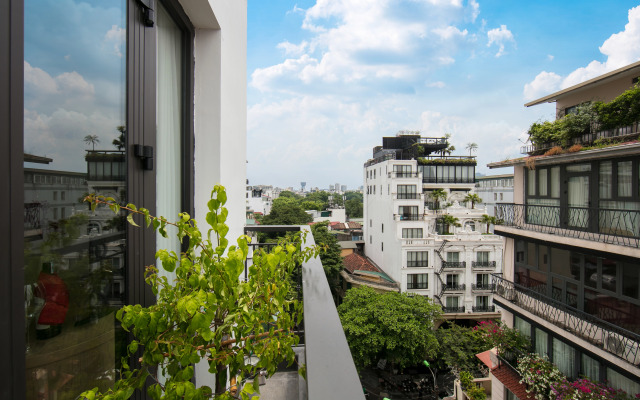 Rising Dragon Legend Hotel