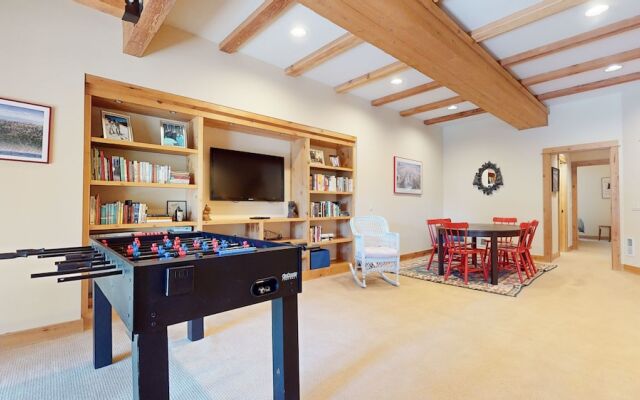 Val DIsere 9 Spacious and Walk to The Village, Washer Dryer, Gas Grill, Master Suites and More by RedAwning