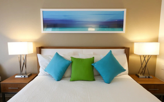 Courtyard by Marriott Nassau Downtown/Junkanoo Beach