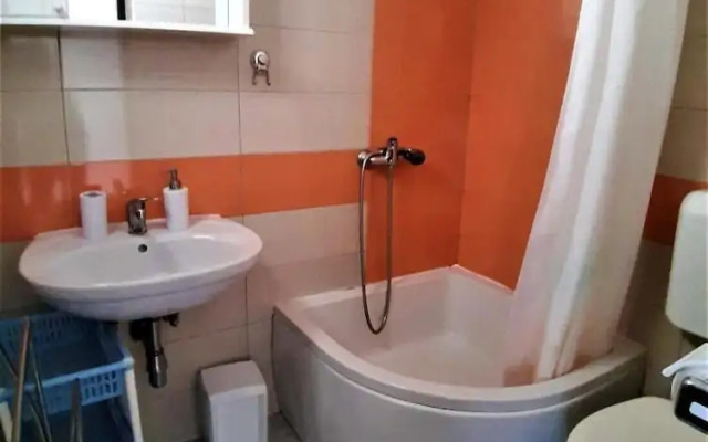 Room in Guest Room - Guesthouse Raffaello