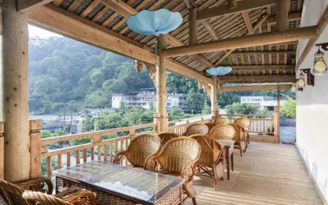 Qingchengshan Qing Lin Shan She Si Takinoyu B&B