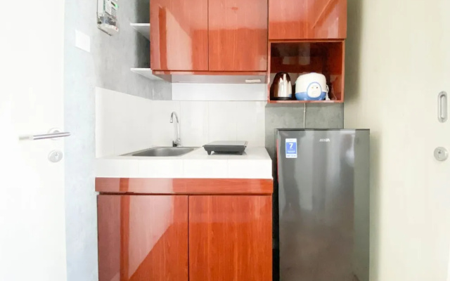 Homey And Good Choice Studio At Amartha View Apartment