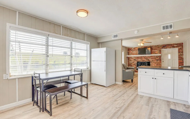 Sun-soaked Okeechobee Retreat w/ Canal Views!