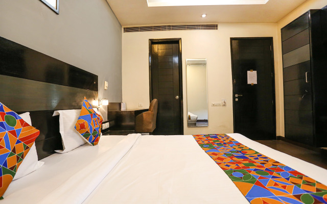 Capital O 605 Hotel Camria