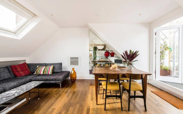 Beautiful 2 Bed W Roof Terrace in Holland Park