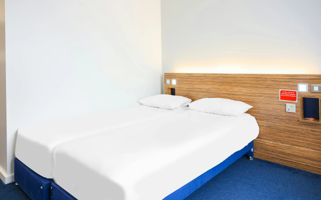 GO2 Lancaster Centre Hotel by OYO - Image 7