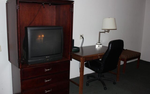 Executive Inn - Knoxville