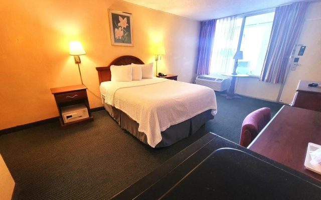 Days Inn by Wyndham Alexandria South