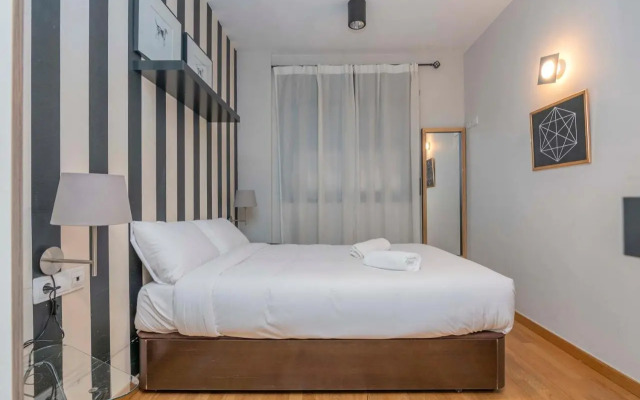 Modern and bright apartment in Eixample 2-2