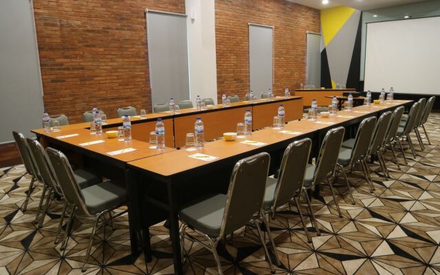 YELLO Hotel Manggarai Jakarta