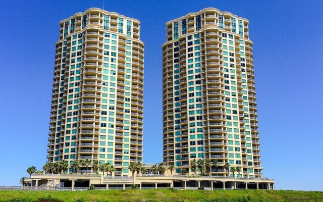 Palisade Palms Beachfront