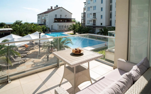 Phoenix De Lux Apartment on Parashnaya street 15