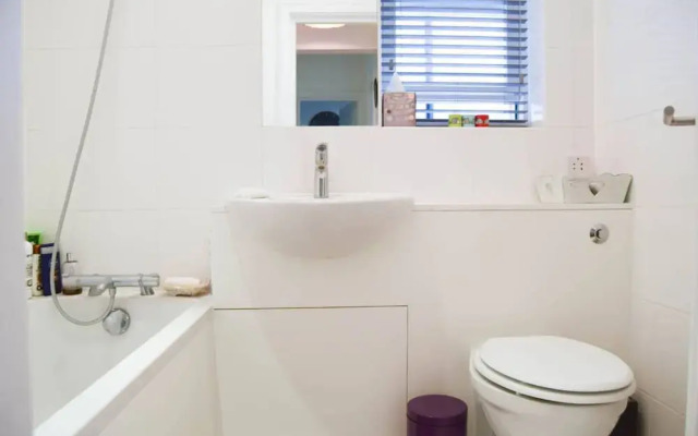 Bright 1 Bedroom Belsize Park Flat