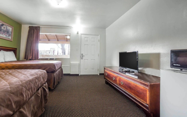 Rodeway Inn & Suites