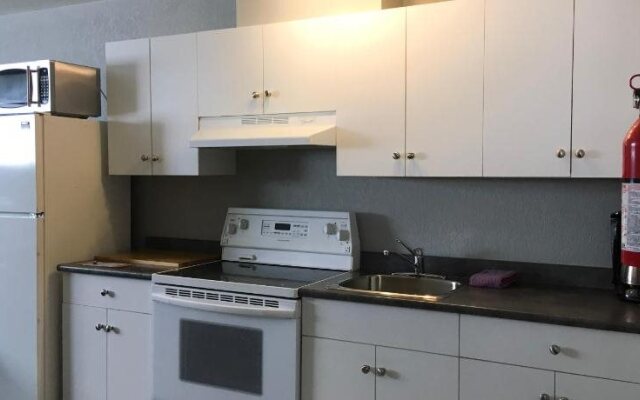 The Bulldog Hotel Silver Star